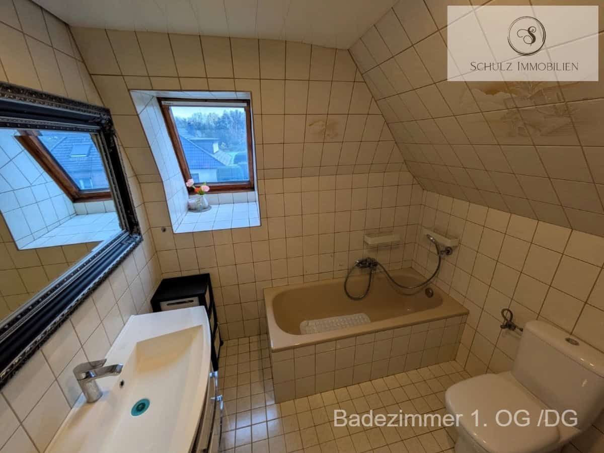 Badzimmer 1. OG /DG