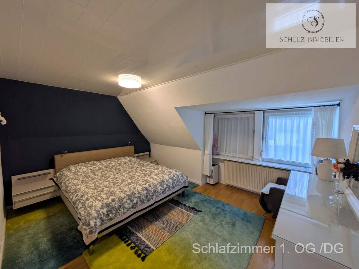 Schlafzimmer 1. OG /DG