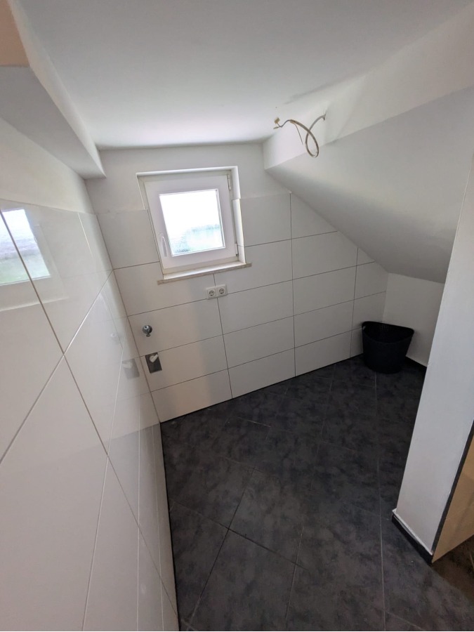 Bad mit Waschmaschinenstellplatz